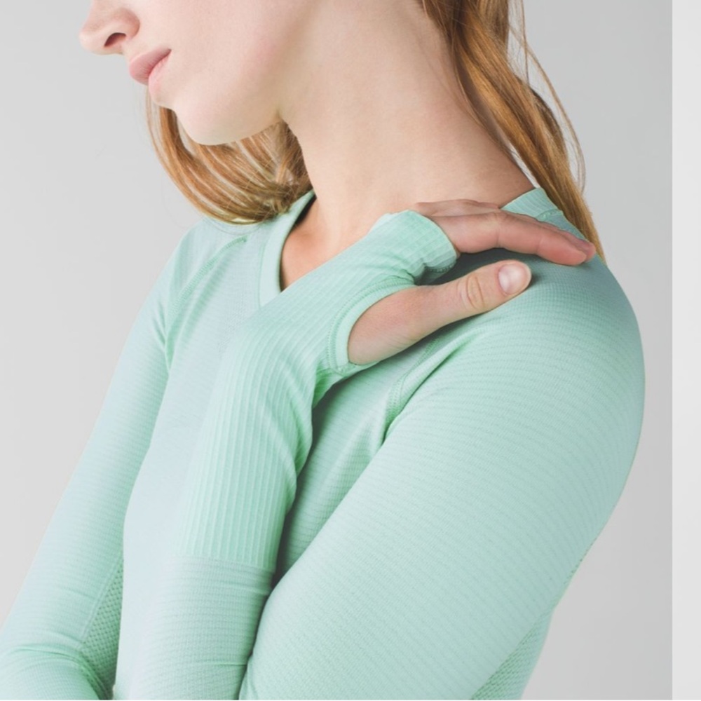 Lululemon  Swiftly Long Sleeve  yoga Top size 2